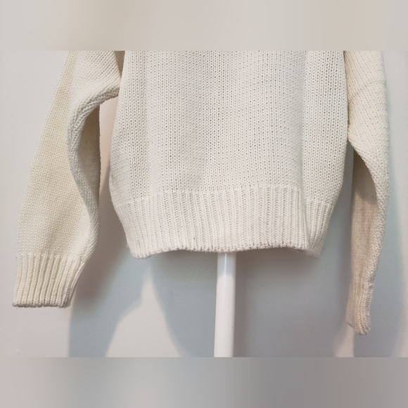 Vintage Christmas Sweater - Picture 5 of 9